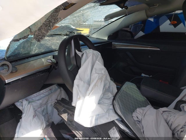 44523155 :رقم المزاد ، 5YJ3E1EC3NF138602 vin ، 2022 Tesla Model 3 Performance Dual Motor All-wheel Drive مزاد بيع