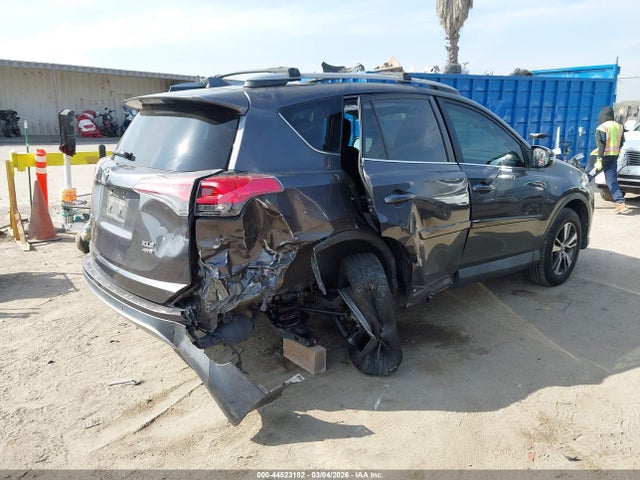 Toyota Rav4 Xle 2017 2T3RFREV1HW612732 Image 4