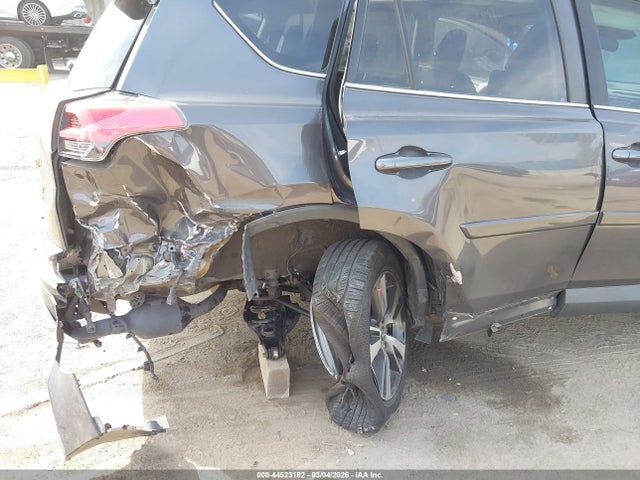 Toyota Rav4 Xle 2017 2T3RFREV1HW612732 Image 6