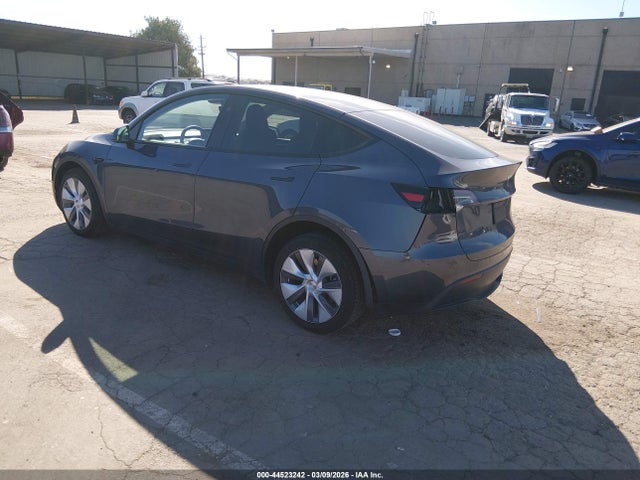 2023 TESLA MODEL Y 7SAYGDEE7PF928378 Photo 2