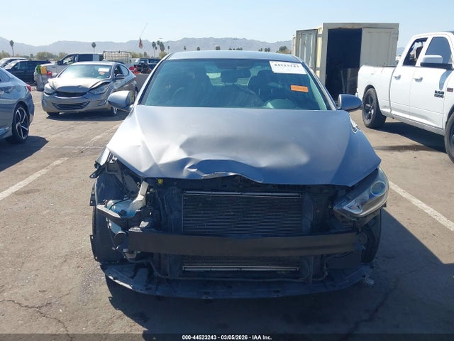 KMHD84LFXJU557327 Hyundai ELANTRA SEL