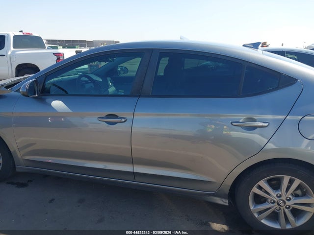 KMHD84LFXJU557327 Hyundai ELANTRA SEL