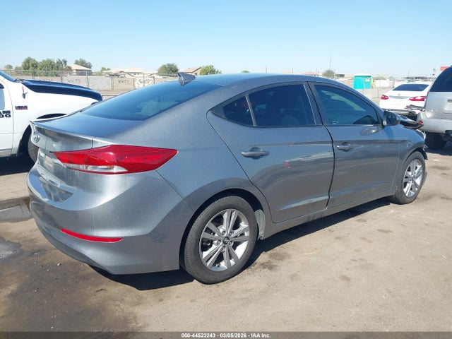 KMHD84LFXJU557327 Hyundai ELANTRA SEL