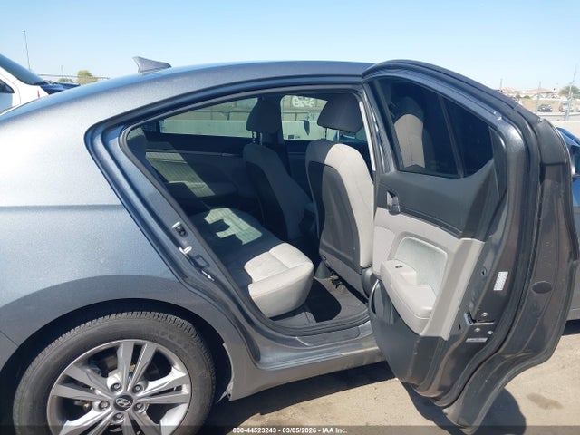 KMHD84LFXJU557327 Hyundai ELANTRA SEL