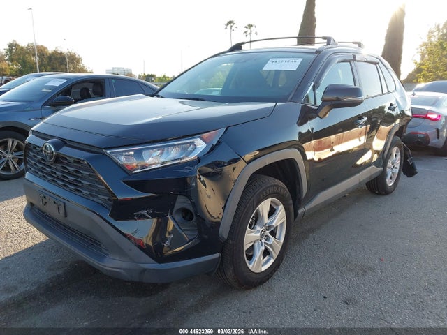 Toyota Rav4 Xle 2020 2T3W1RFV0LW069446 Image 2