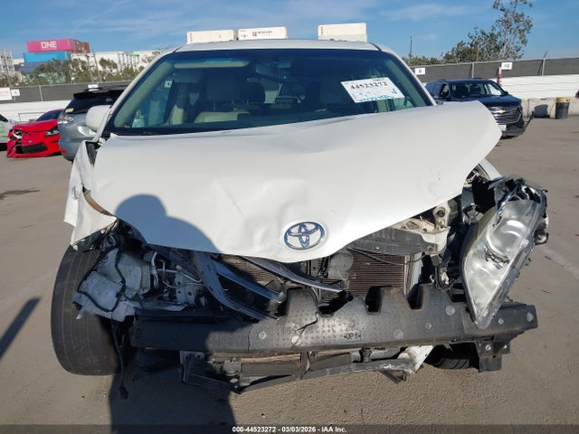 Toyota Sienna Xle 8 Passenger 2015 5TDYK3DC2FS653986 Image 12