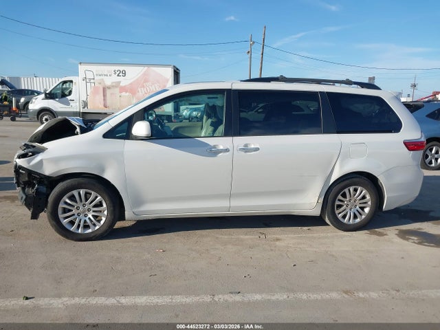Toyota Sienna Xle 8 Passenger 2015 5TDYK3DC2FS653986 Image 14