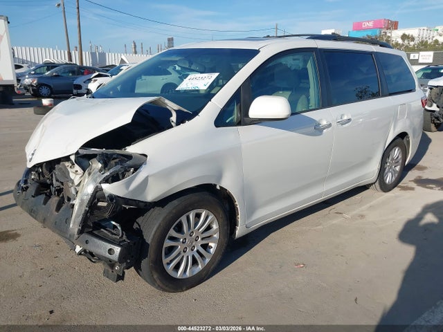 2015 TOYOTA SIENNA 5TDYK3DC2FS653986 Photo 1