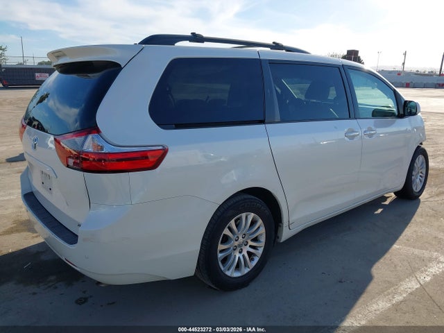 2015 TOYOTA SIENNA 5TDYK3DC2FS653986 Photo 3