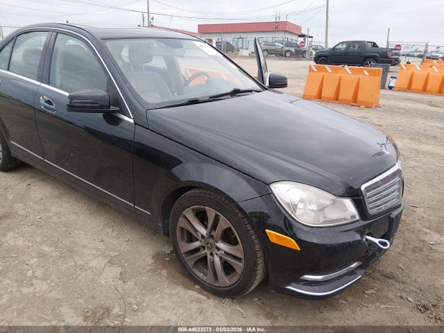 Продажа на аукционе авто 2013 Mercedes-benz C 300 Luxury 4matic, vin: WDDGF8ABXDR277743, номер лота: 44523273