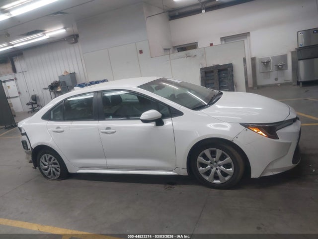 Toyota COROLLA LE 2021 5YFEPMAEXMP230482 Image 14