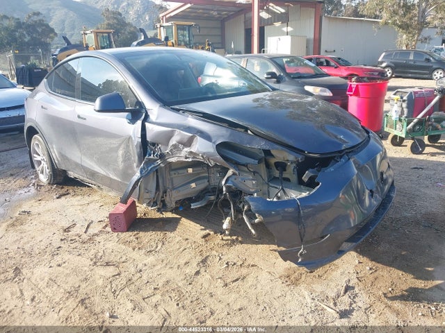 2023 TESLA MODEL Y 7SAYGDEE1PF799151 Photo 0