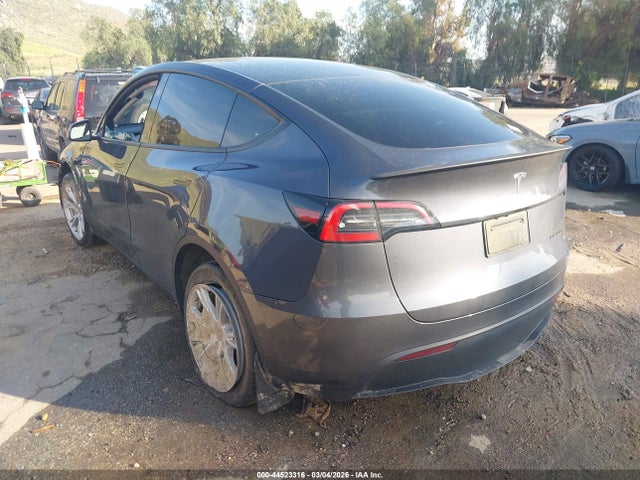 2023 TESLA MODEL Y 7SAYGDEE1PF799151 Photo 2