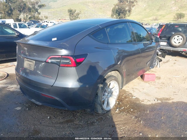 2023 TESLA MODEL Y 7SAYGDEE1PF799151 Photo 3