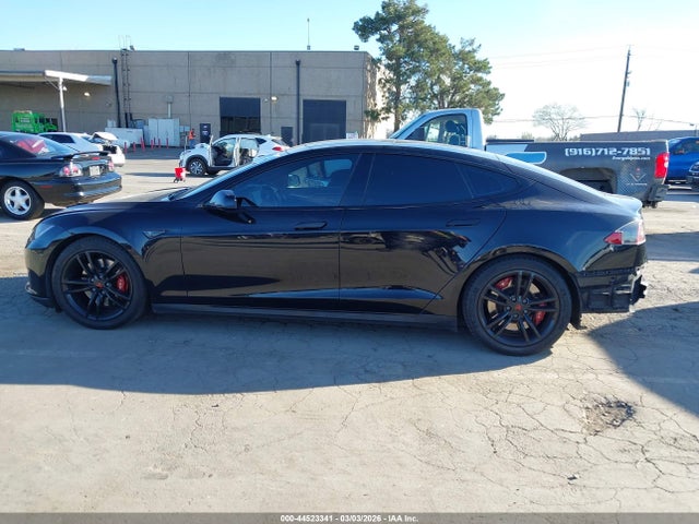 2015 Tesla Model S 70d/85d/p85d მანქანა იყიდება აუქციონზე, vin: 5YJSA1E21FF105775, აუქციონის ნომერი: 44523341