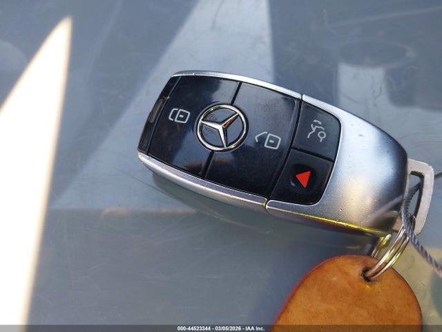 44523344 :رقم المزاد ، W1KZF8DB6NB038043 vin ، 2022 Mercedes-benz E 350 مزاد بيع
