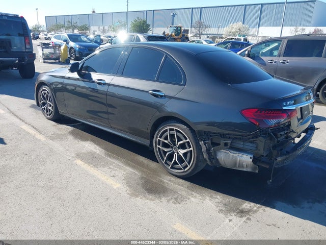 44523344 :رقم المزاد ، W1KZF8DB6NB038043 vin ، 2022 Mercedes-benz E 350 مزاد بيع