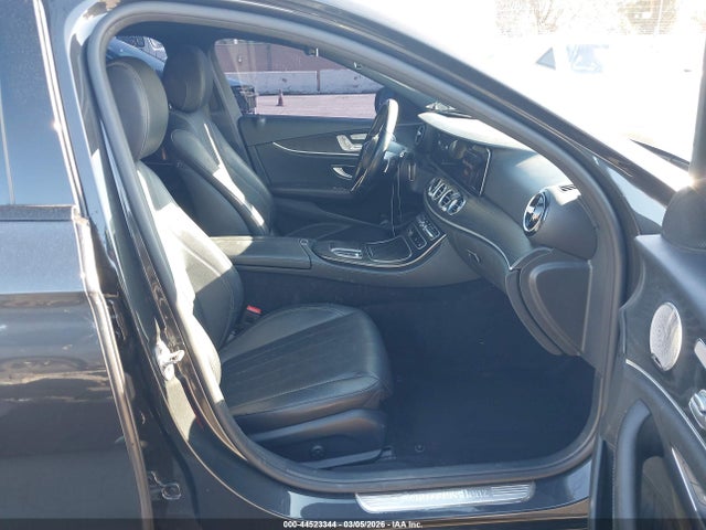 44523344 :رقم المزاد ، W1KZF8DB6NB038043 vin ، 2022 Mercedes-benz E 350 مزاد بيع