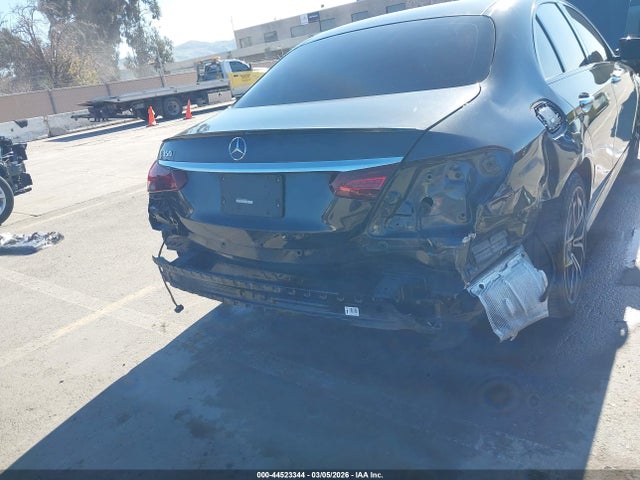 44523344 :رقم المزاد ، W1KZF8DB6NB038043 vin ، 2022 Mercedes-benz E 350 مزاد بيع