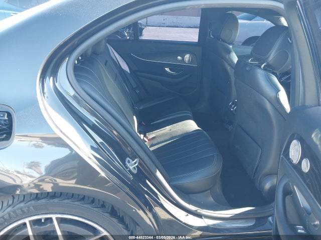 44523344 :رقم المزاد ، W1KZF8DB6NB038043 vin ، 2022 Mercedes-benz E 350 مزاد بيع