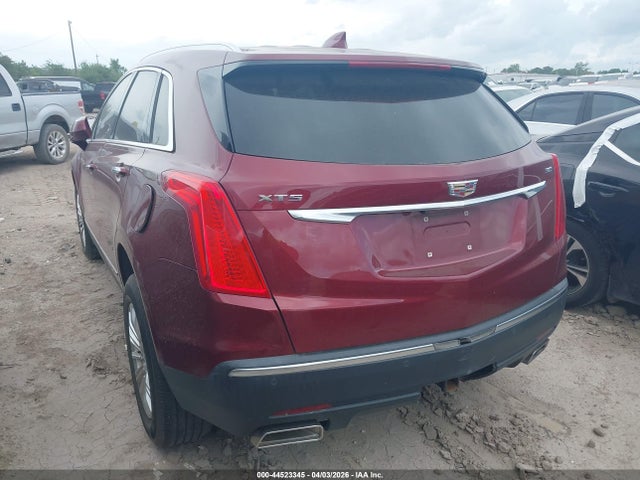 2017 CADILLAC XT5 1GYKNARS8HZ251905 Photo 2