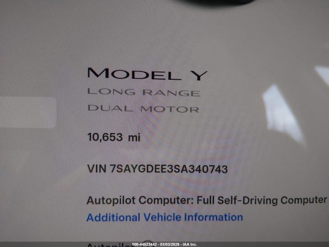 2025 Tesla Model Y Long Range Dual Motor All-wheel Drive მანქანა იყიდება აუქციონზე, vin: 7SAYGDEE3SA340743, აუქციონის ნომერი: 44523442