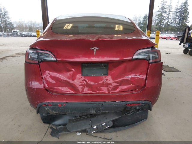 2025 Tesla Model Y Long Range Dual Motor All-wheel Drive მანქანა იყიდება აუქციონზე, vin: 7SAYGDEE3SA340743, აუქციონის ნომერი: 44523442
