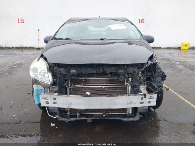 Toyota Prius Three 2014 JTDKN3DU6E0387041 Image 13