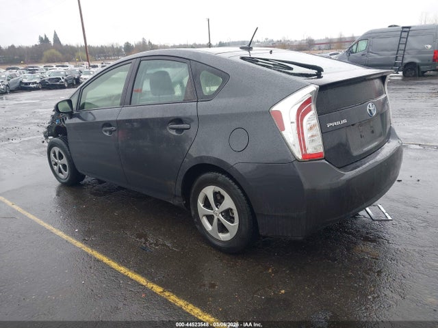 Toyota Prius Three 2014 JTDKN3DU6E0387041 Image 3