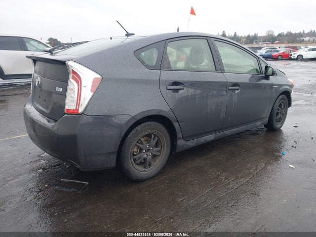 Toyota Prius Three 2014 JTDKN3DU6E0387041 Image 4