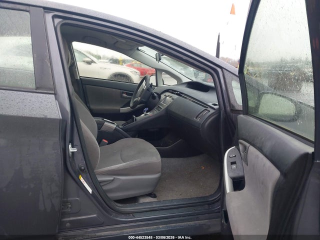 Toyota Prius Three 2014 JTDKN3DU6E0387041 Image 5