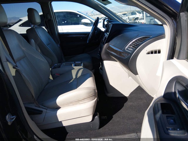 2013 Chrysler Town & Country Touring მანქანა იყიდება აუქციონზე, vin: 2C4RC1BG7DR525731, აუქციონის ნომერი: 44523583