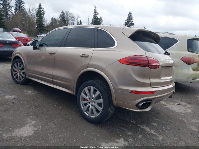 2015 PORSCHE CAYENNE WP1AC2A20FLA82941 Photo 2