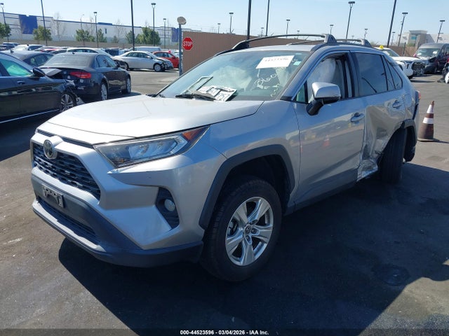 Toyota Rav4 Xle 2021 2T3W1RFV8MC172942 Image 2