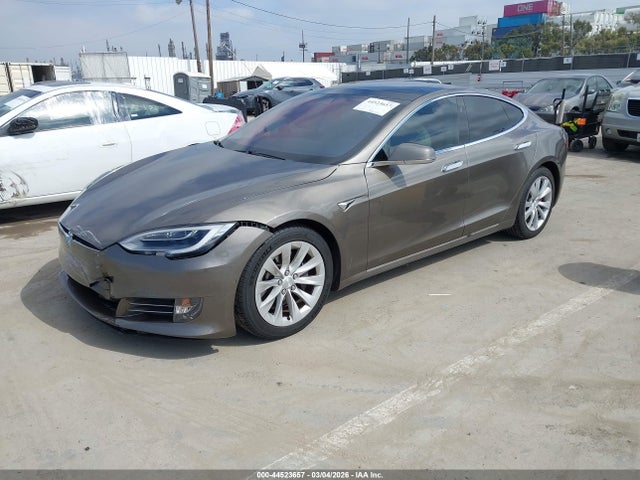 Продаж на аукціоні авто 2016 Tesla Model S 60/70/75/85, vin: 5YJSA1E18GF161012, номер лоту: 44523657