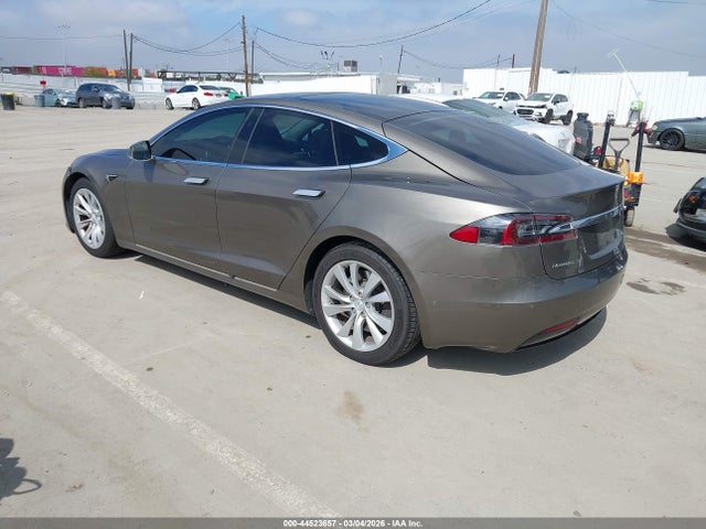 Продаж на аукціоні авто 2016 Tesla Model S 60/70/75/85, vin: 5YJSA1E18GF161012, номер лоту: 44523657