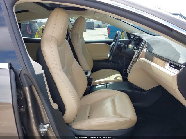 Продаж на аукціоні авто 2016 Tesla Model S 60/70/75/85, vin: 5YJSA1E18GF161012, номер лоту: 44523657