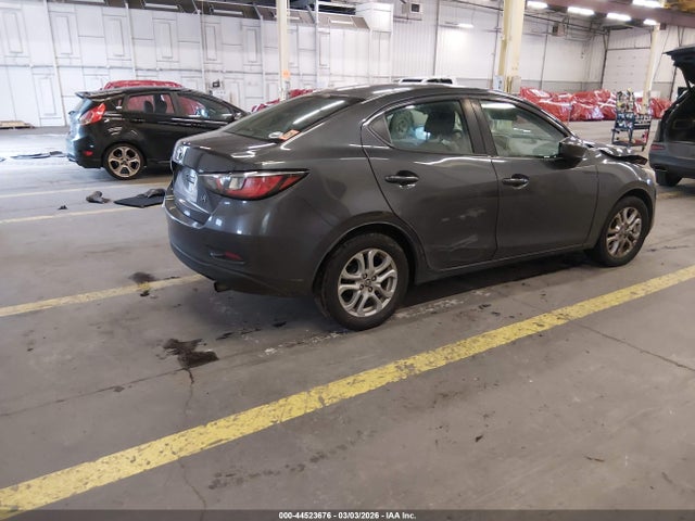 3MYDLBYV0HY160564 Toyota YARIS IA