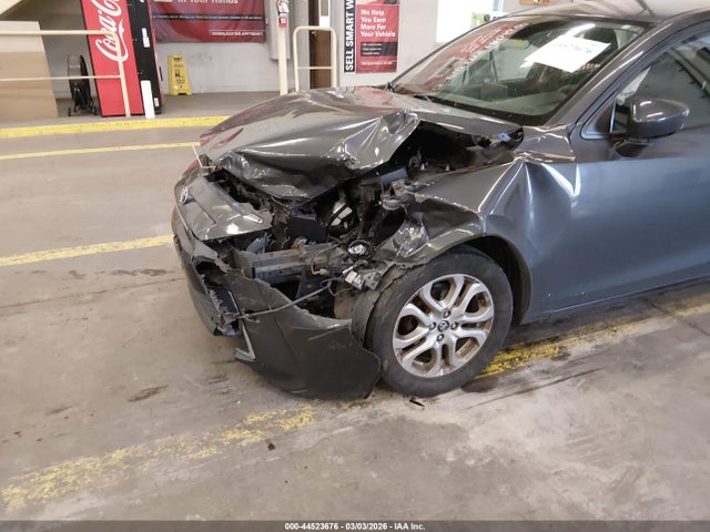 3MYDLBYV0HY160564 Toyota YARIS IA