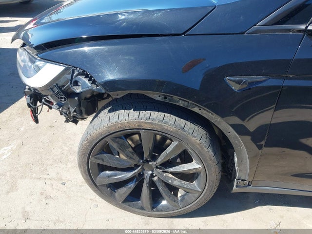 44523679 :رقم المزاد ، 5YJXCAE23KF141591 vin ، 2019 Tesla Model X 100d/75d/long Range مزاد بيع