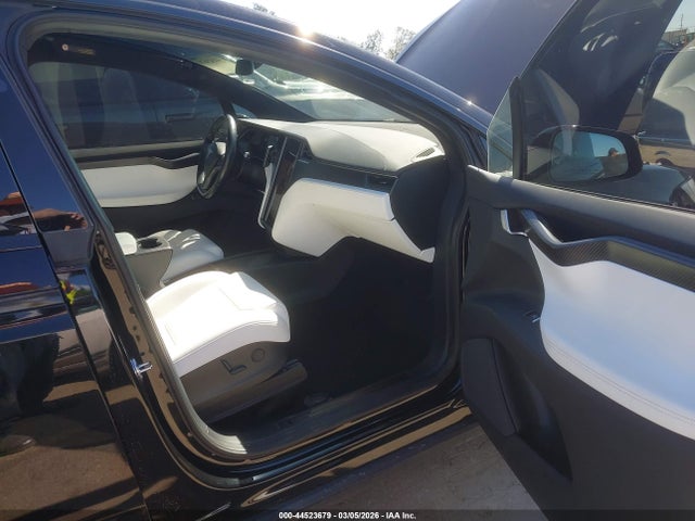 44523679 :رقم المزاد ، 5YJXCAE23KF141591 vin ، 2019 Tesla Model X 100d/75d/long Range مزاد بيع