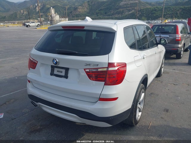 2017 BMW X3 5UXWX9C31H0W74104 Photo 3