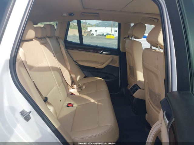 2017 BMW X3 5UXWX9C31H0W74104 Photo 7