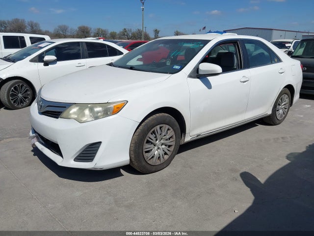 44523708 :رقم المزاد ، 4T1BF1FK9EU416789 vin ، 2014 Toyota Camry Le مزاد بيع