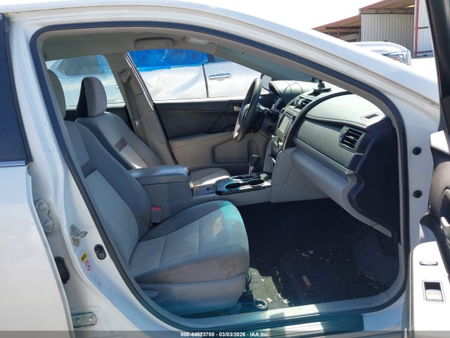 44523708 :رقم المزاد ، 4T1BF1FK9EU416789 vin ، 2014 Toyota Camry Le مزاد بيع