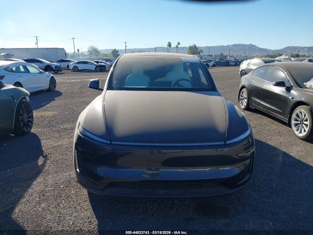 7SAYGDED2TF581656 Tesla Model Y Premium Rear-wheel Drive/standard Rear-wheel Drive