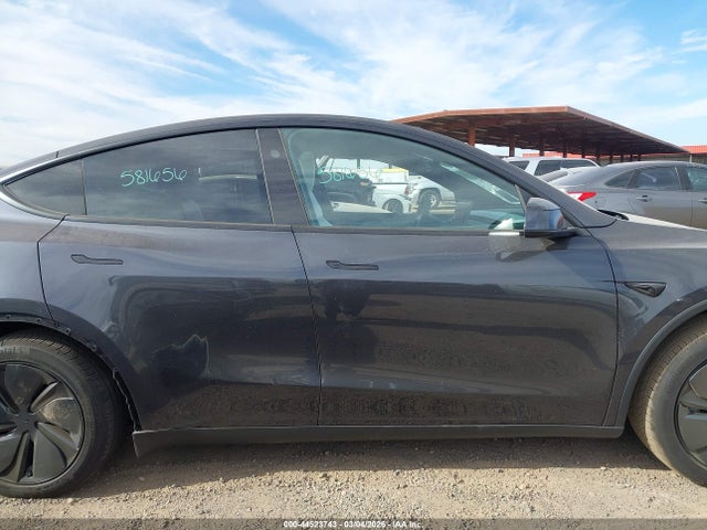 7SAYGDED2TF581656 Tesla Model Y Premium Rear-wheel Drive/standard Rear-wheel Drive