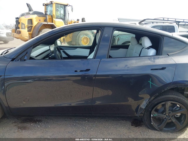 7SAYGDED2TF581656 Tesla Model Y Premium Rear-wheel Drive/standard Rear-wheel Drive