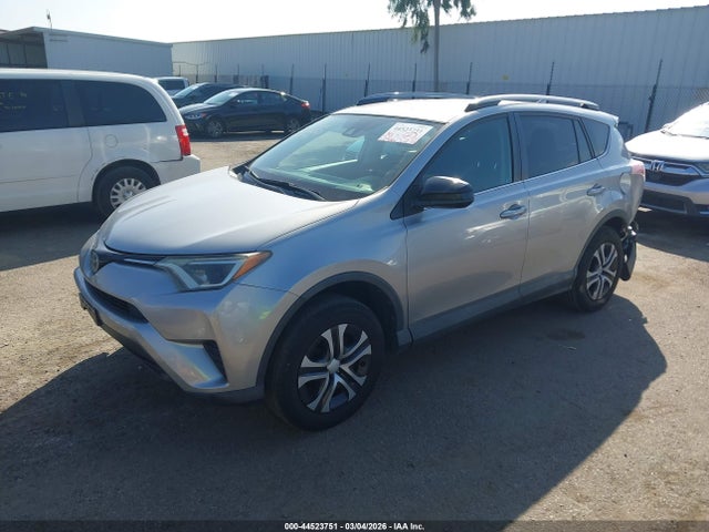 Toyota RAV4 LE 2017 2T3ZFREV4HW378621 Image 2