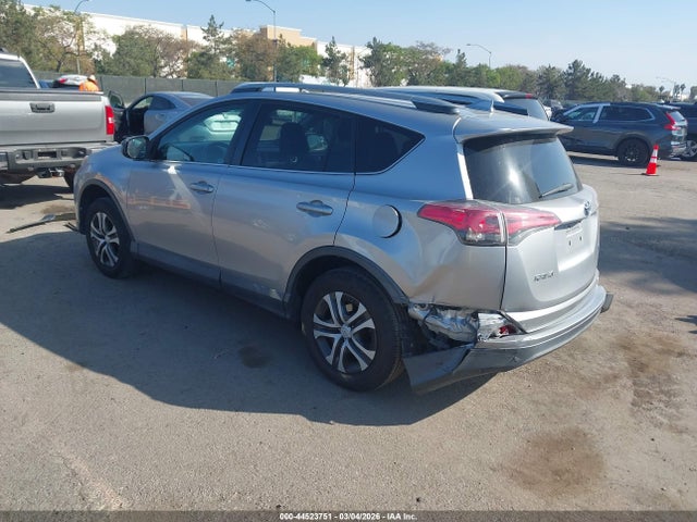 Toyota RAV4 LE 2017 2T3ZFREV4HW378621 Image 3